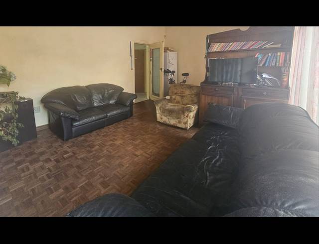2 BEDROOM HOUSE FOR SALE IN RENSBURG